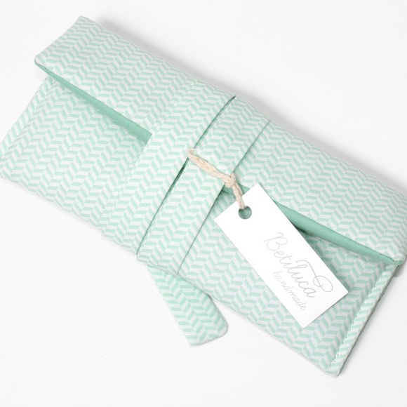 ETSY Women’s Seafoam Mint Green Chevron Makeup Bag, Glass Case, Purse, Pen Case - Picture 1 of 6